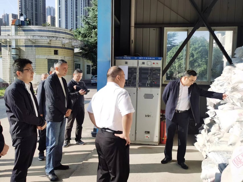 市城管委余劉琦副主任檢查城運(yùn)集團(tuán)公司融雪防...